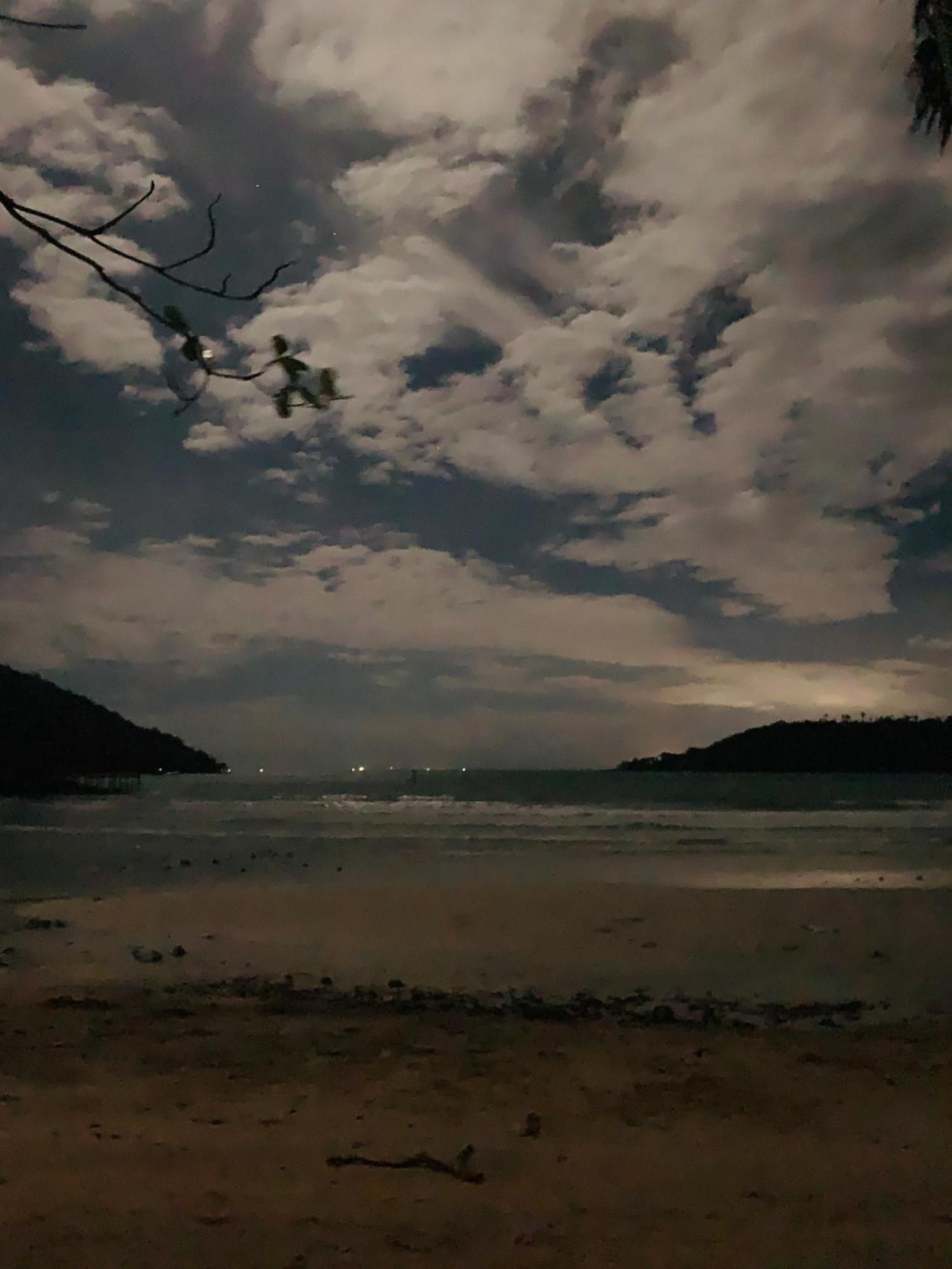 Easy Tiger - M'Pai Bay Beach, Koh Rong Sanloem Luaran gambar